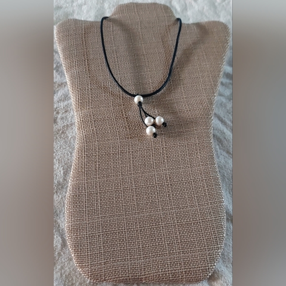 New Handmade Black Leather & White Pearl Dangle Necklace - Picture 2 of 4